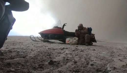 Grupo de turistas foi surpreendido por vulcão em erupção na Rússia