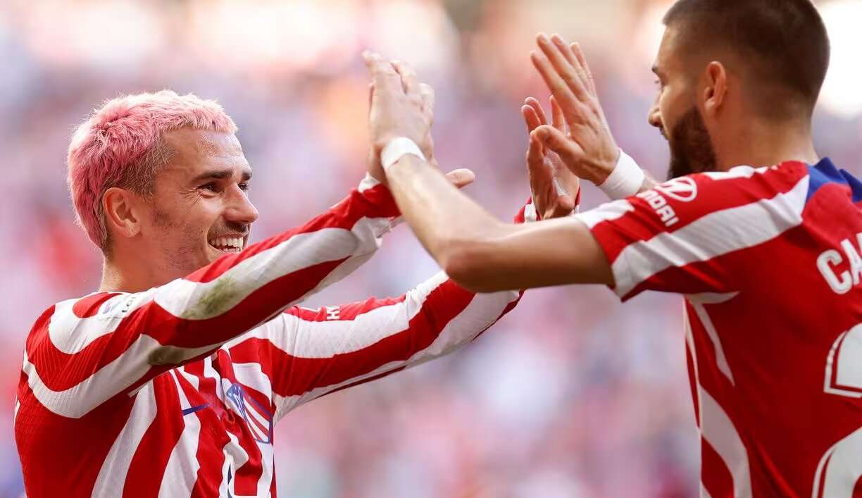 Griezmann marca duas vezes e Atlético de Madrid vence