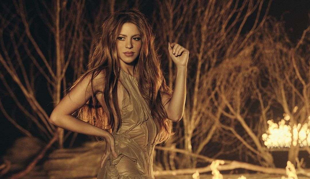 Shakira manda buscar árvore na casa que morava com Piqué