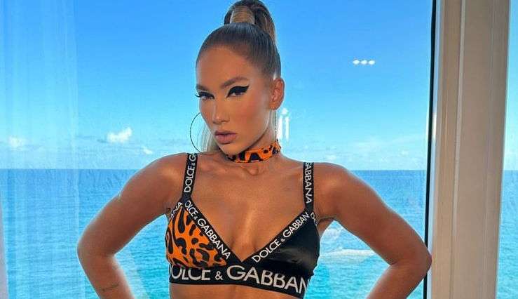 Virginia cancela viagem para China após saber que país proíbe Instagram