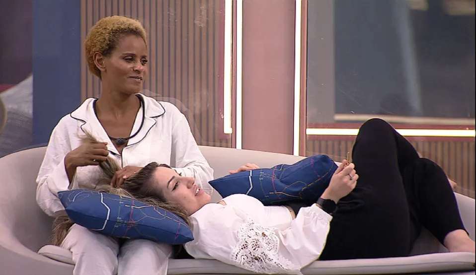 Amanda pondera sobre comportamento de Bruna Griphao: “Mimizenta”