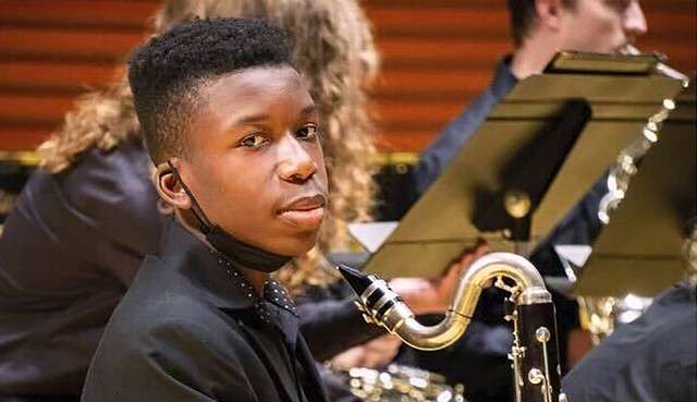 Adolescente negro é baleado nos EUA após errar campainha