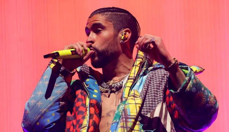 Bad Bunny manda shade pra Harry Styles no telão do Coachella e Equipe se pronuncia