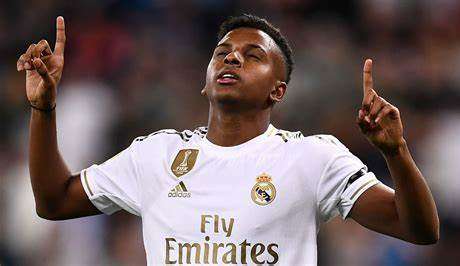 Rodrygo bate a marca de “Fenômeno”, mas homenageia outro Ronaldo