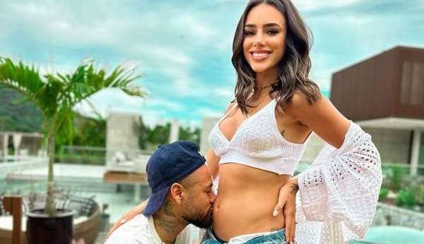 Neymar e Bruna Biancardi anunciam a gravidez do primeiro filho do casal