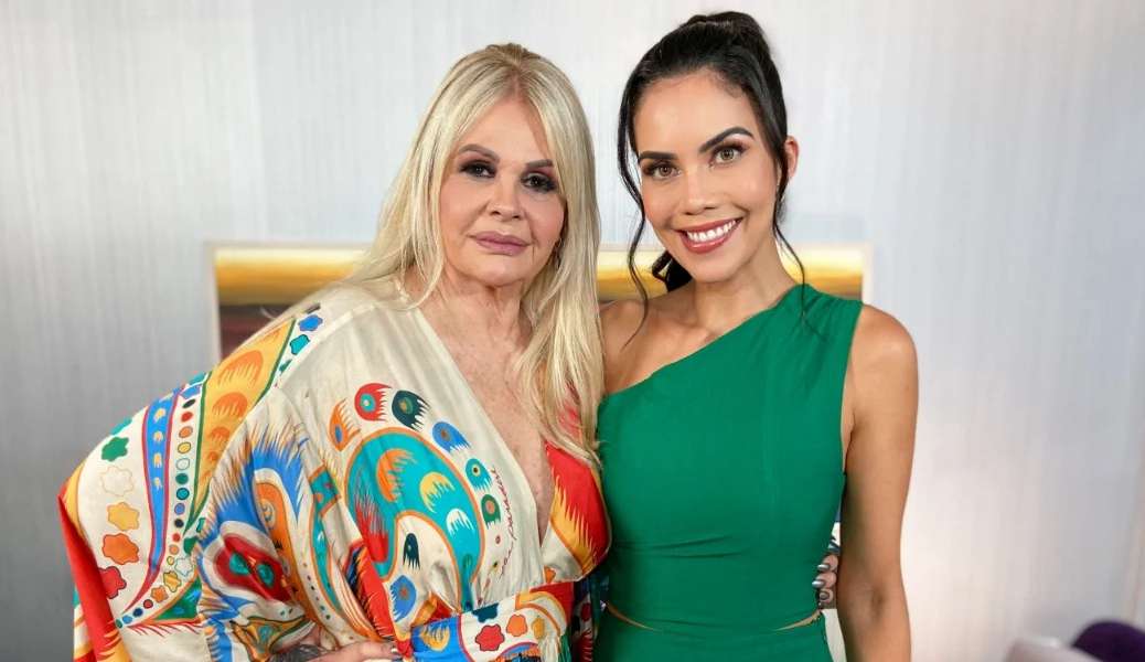 Monique Evans fala sobre assédio e ter recusado fazer teste do sofá