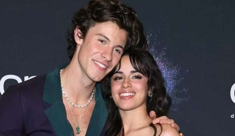 Camila Cabello e Shawn Mendes são visto juntos novamente durante passeio