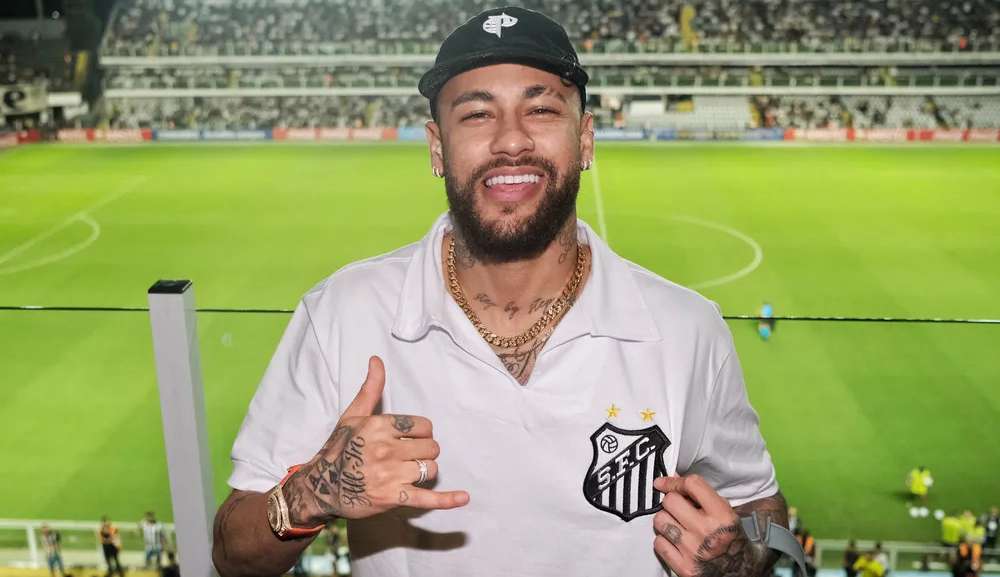 Neymar se declara ao Santos após assistir jogo na Vila Belmiro: “Obrigado Santos, Eu te amo”