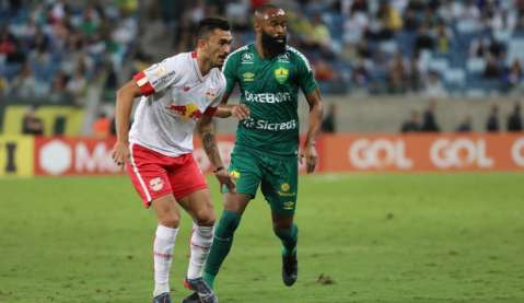 Duelo entre Cuiabá e RB Bragantino na Arena Pantanal