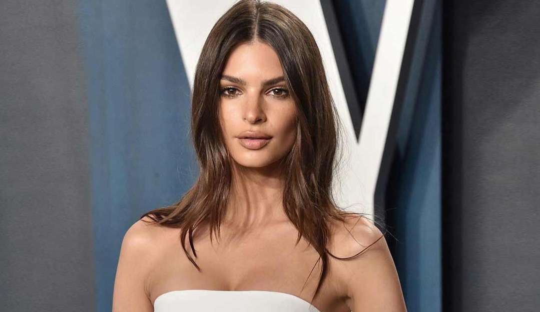 Emily Ratajkowski não sabia que beijo com Harry Styles foi gravado