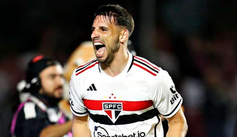 Calleri exalta Rogério Ceni após vitória, mesmo com a chegada de Dorival Jr.