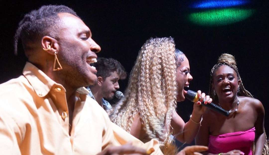 Após final, alguns ex-participantes curtem festa juntos