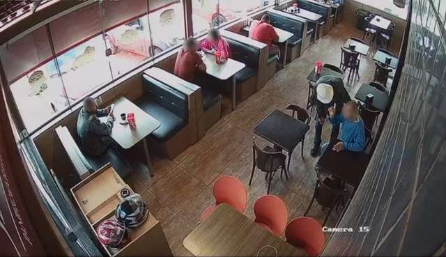 Idoso abandonado pelo filho teria se assustado ao perceber que estava só