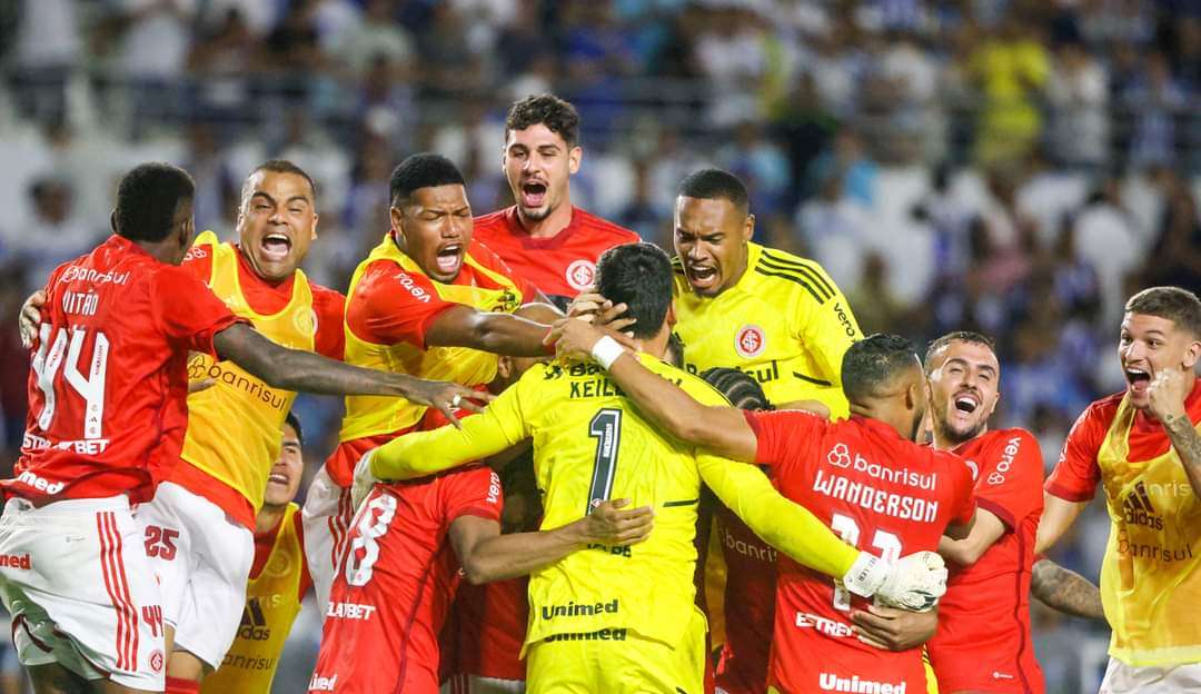 Internacional é derrotado no tempo normal, mas garante classificação nos pênaltis