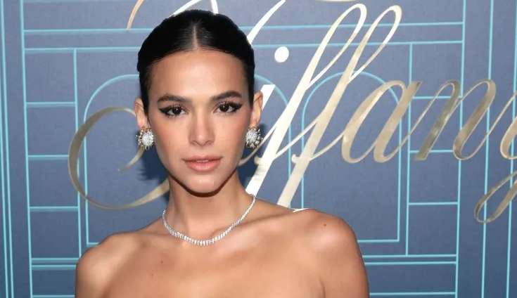 Bruna Marquezine brilha em seu visual de mais de um milhão de reais