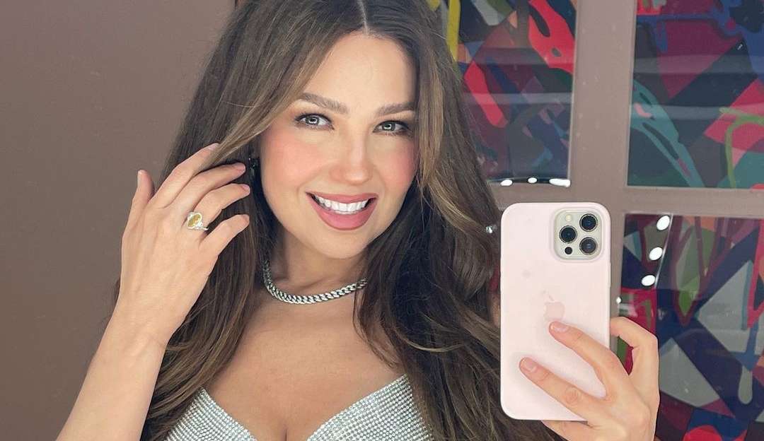 Thalía revive sua adolescência em projeto musical com ídolos do rock