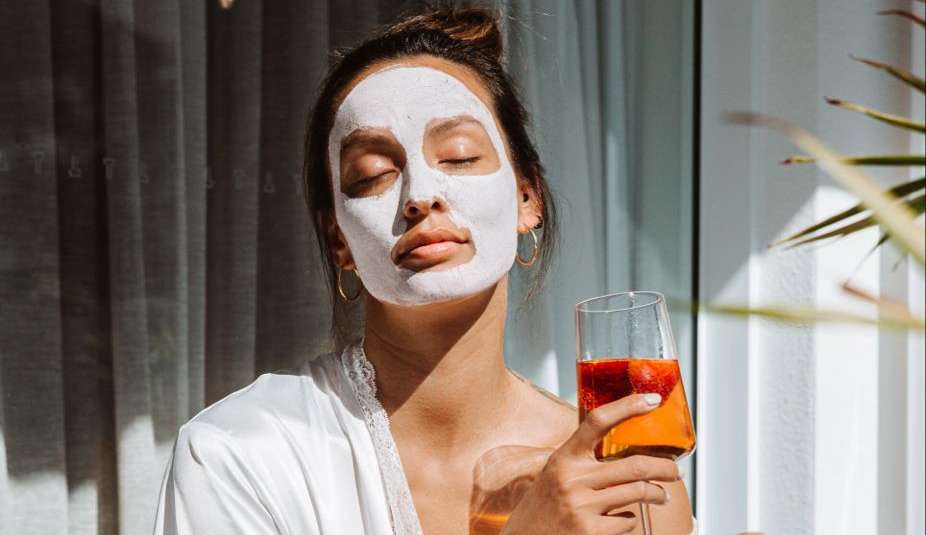 Confira algumas dicas da dermatologista para uma skincare perfeita