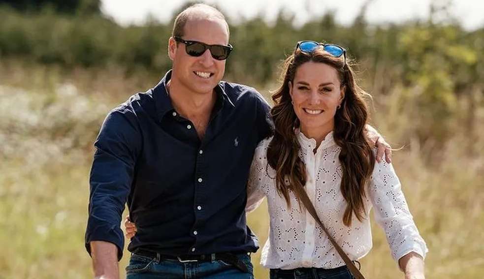 Príncipe William e Kate Middleton celebram suas bodas de seda com fotos descontraídas