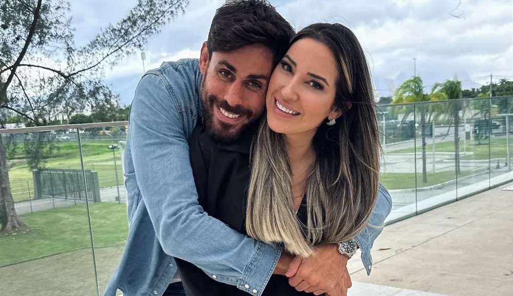 Amanda Meirelles e Antônio Cara de Sapato param a web após postarem fotos juntos