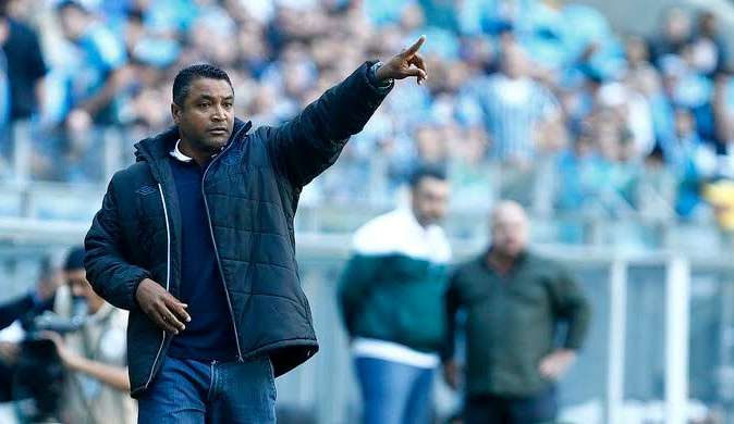 Corinthians fica próximo de acerto com Roger Machado