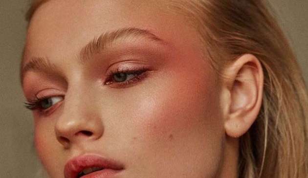 Aprenda a fazer a nova técnica de blush draping