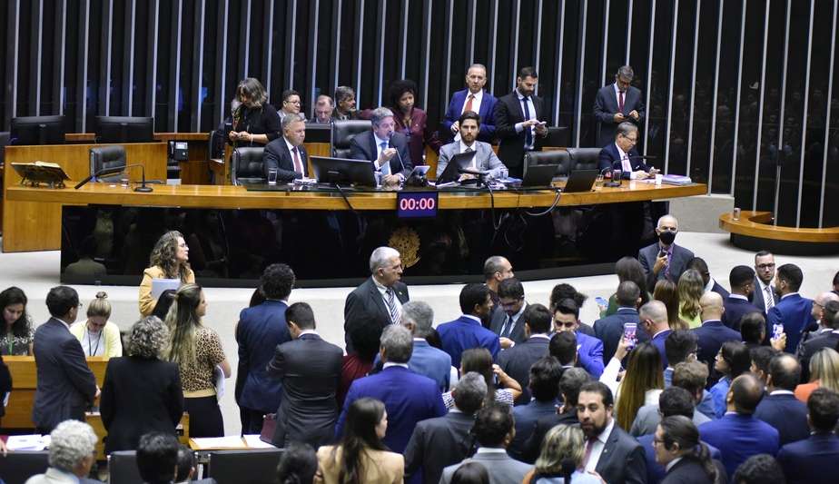 PL das Fake News beneficia todos os produtores de jornalismo, afirma ANJ