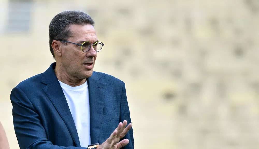 Vanderlei Luxemburgo assina com o Corinthians