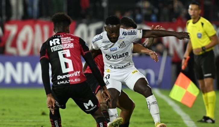 Santos perde e se complica na Sul-Americana