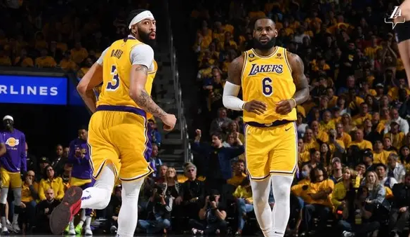Lakers vencem Warriors na abertura das semifinais do Oeste