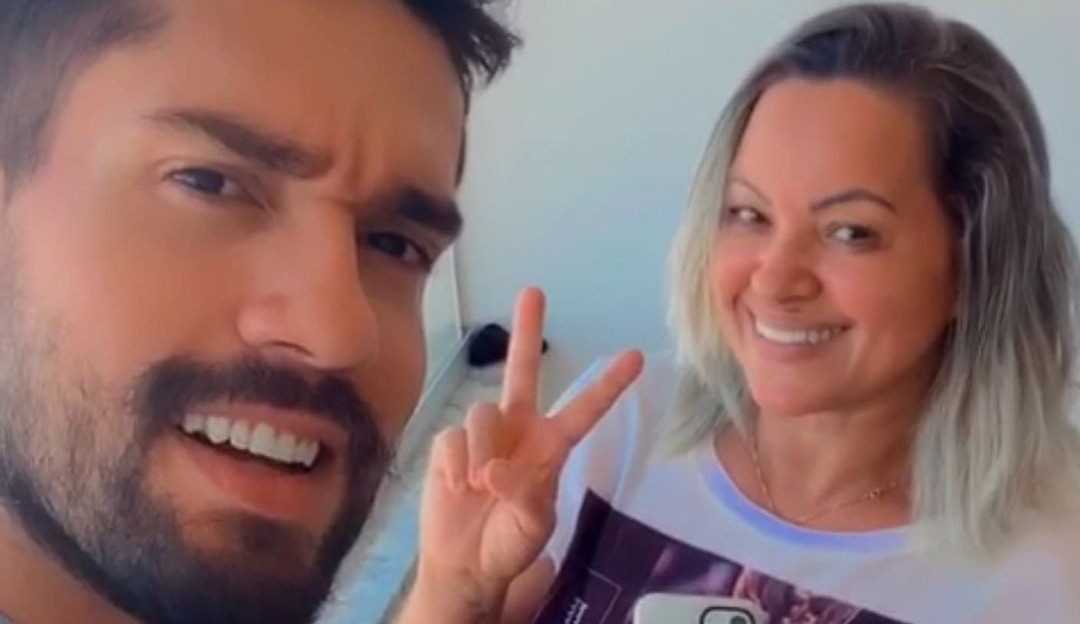 Mãe de Arcrebiano agora reza para que filho fique em No Limite