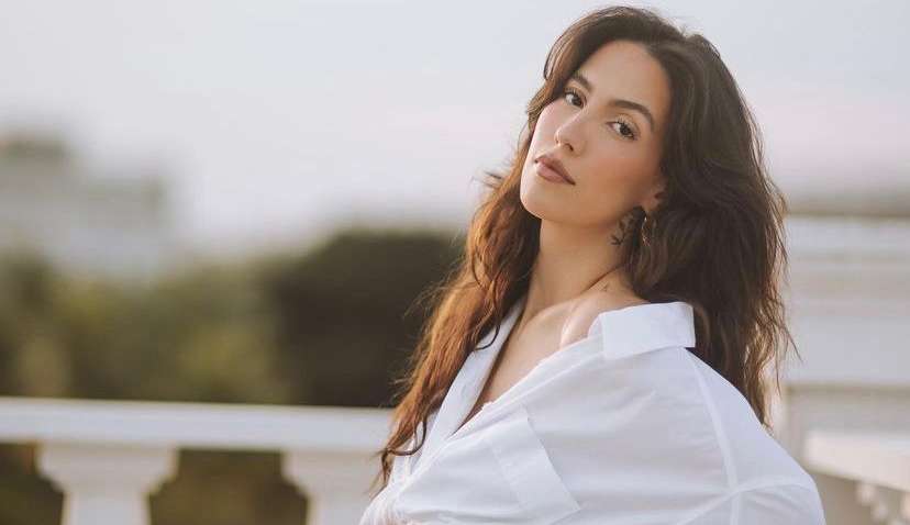 Gabi Brandt compartilha com seguidores vídeo de Beni se mexendo na barriga