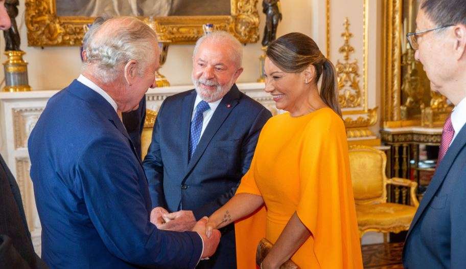 Lula e Janja se encontram com rei Charles III, da Inglaterra