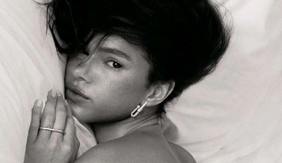 Bruna Marquezine desabafa sobre pressão estética