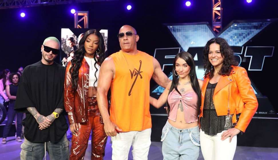 Ludmilla vai à coletiva de imprensa do filme “Velozes e Furiosos 10”