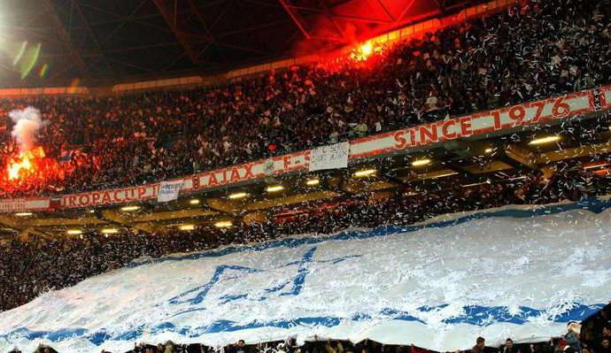 Polícia de Amsterdã prende 154 torcedores por atos antissemitas