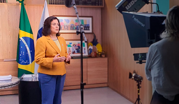 Ministra da Saúde alerta para a intensificação da vacina no combate à Covid-19