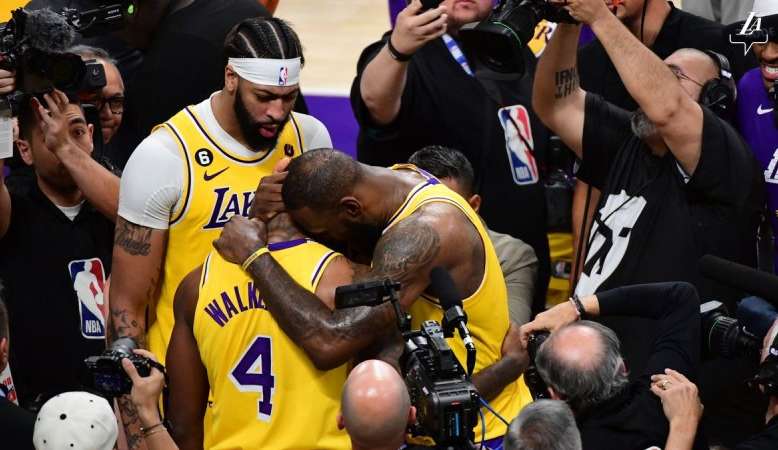 Lakers vencem Warriors em casa e abrem 3 a 1 nas semifinais do Oeste da NBA
