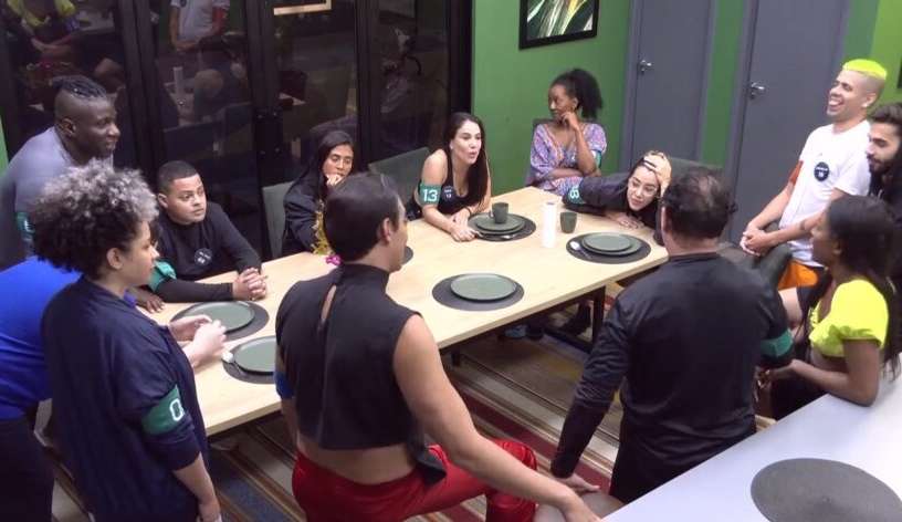 A Grande Conquista: Clima esquenta na casa entre Erick e Maria