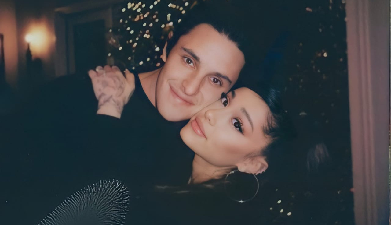 Ariana Grande e Dalton Gomez se casam em cerimônia íntima