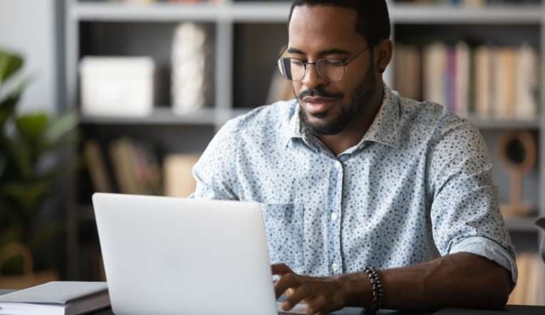 Formalização do MEI: entenda o que é o MEI e quem pode se tornar um
