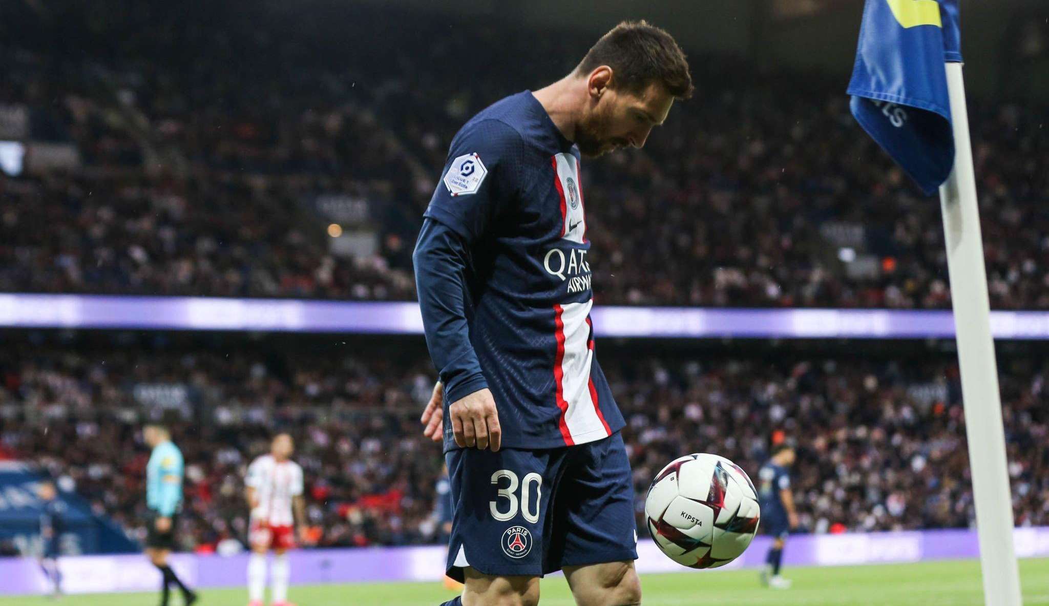 Messi volta a jogar pelo PSG e segue sendo vaiado