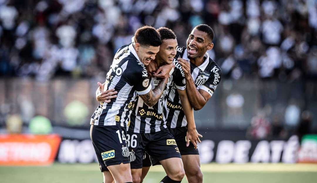 Vasco joga melhor, mas perde em casa para o Santos