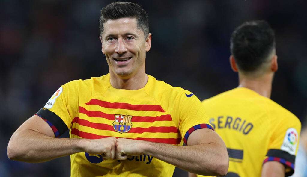 Barcelona vence o clássico contra o Espanyol e é campeão espanhol