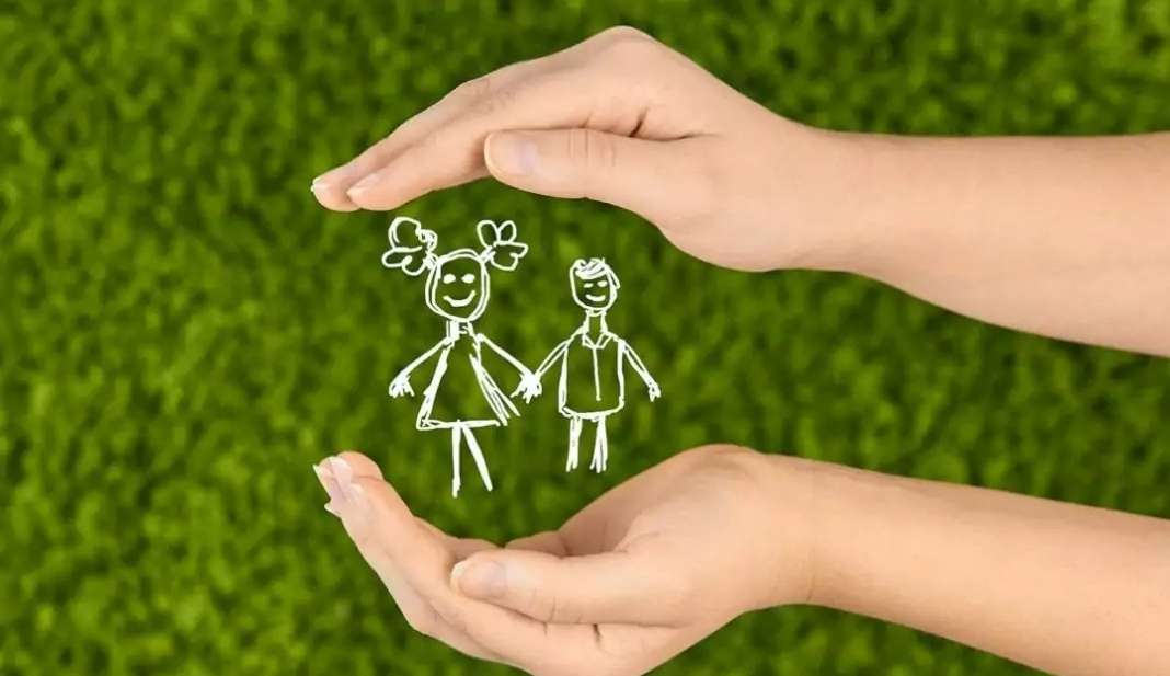 Bebê abandonado é encontrado por morador