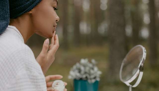 Entenda como funciona os ativos de ácidos na sua pele