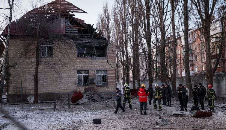 Rússia lança nova onda de ataques na Ucrânia, aumentando a tensão na região