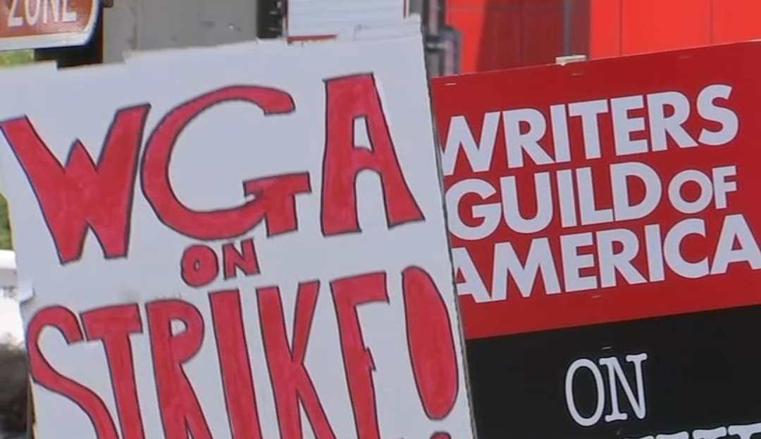 Seguindo o exemplo dos roteiristas, atores de Hollywood podem entrar em greve