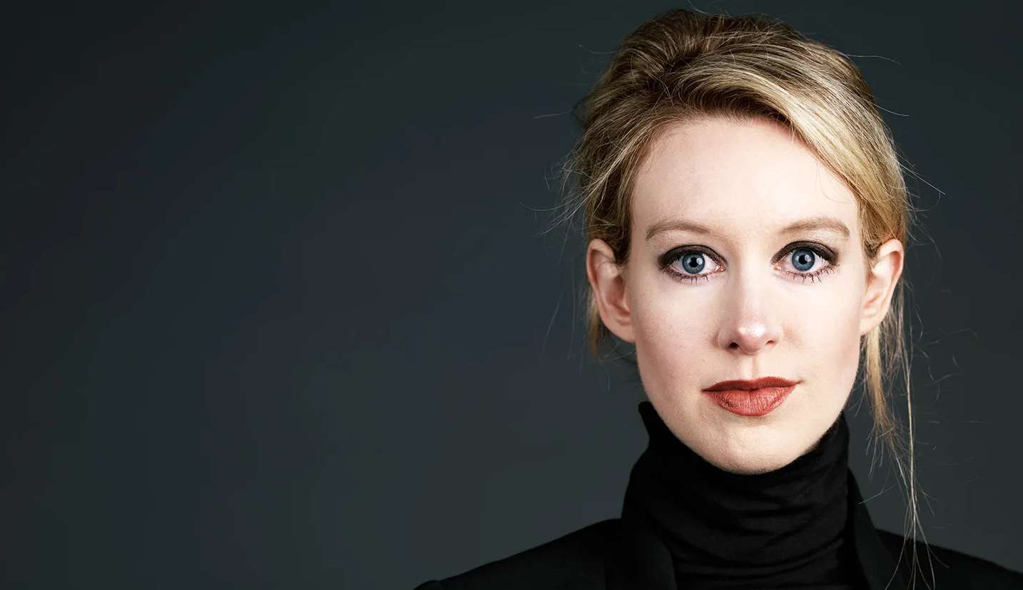 Relembre a história de Theranos e Elizabeth Holmes