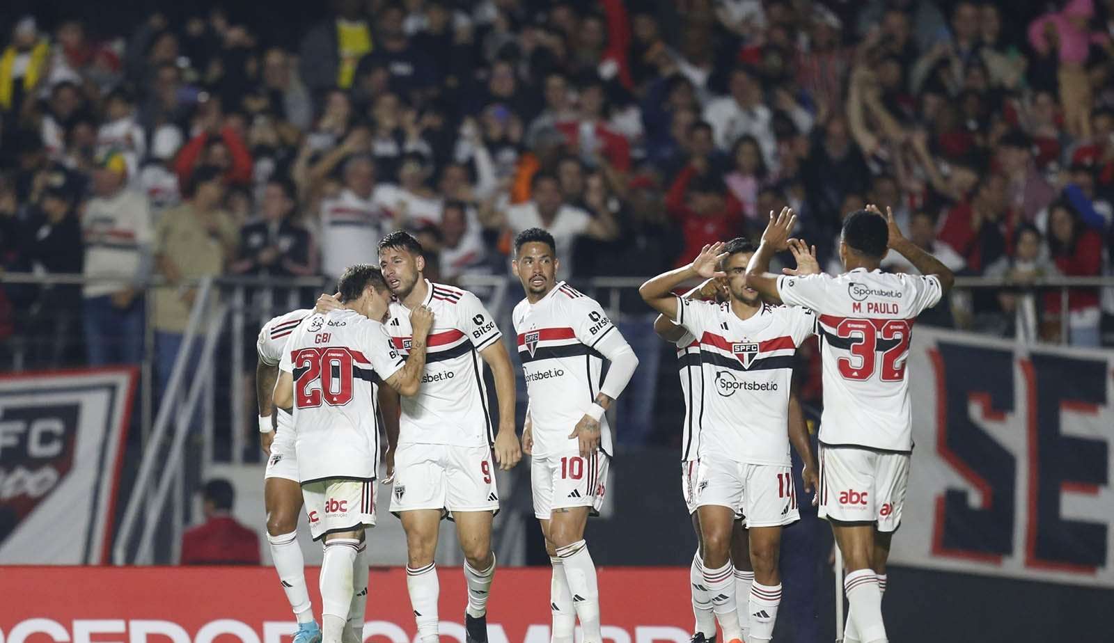 Com emoção até o final, São Paulo vence o Vasco
