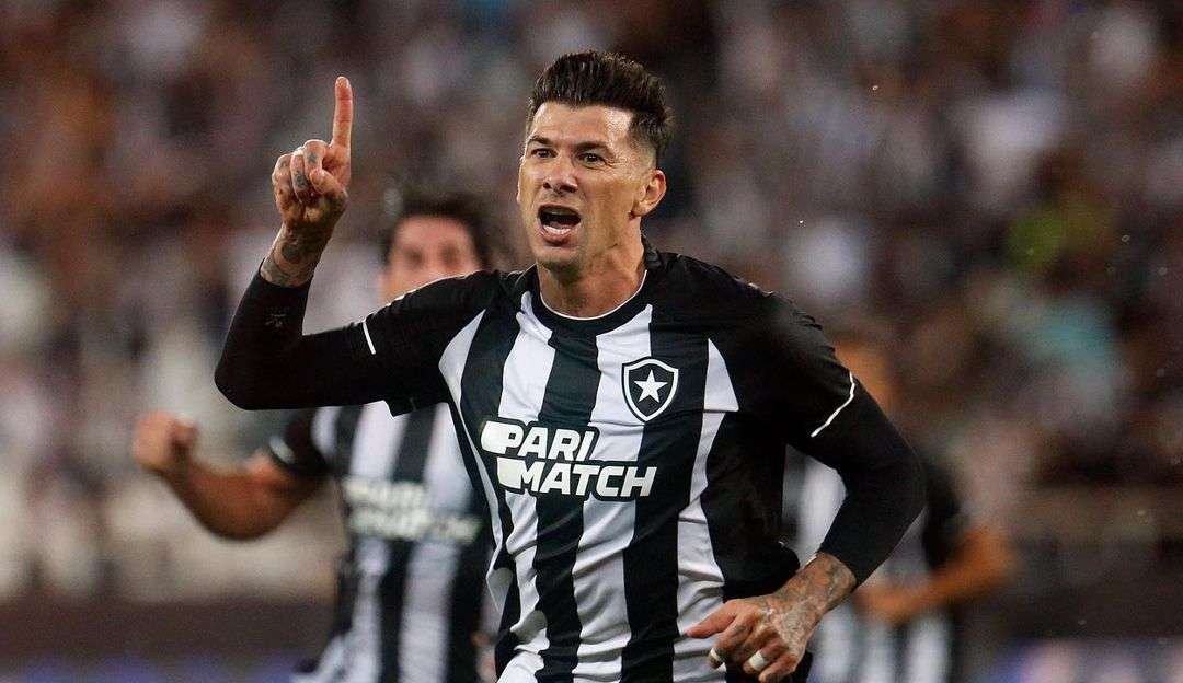 Treinador Luís Castro enaltece vitória do Botafogo no clássico contra o Fluminense